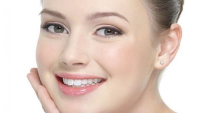 قناع الفازلين لشد وتنعيم البشرة وزيادة إشراقتها