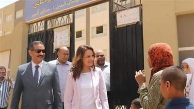 نائب محافظ الجيزة تتفقد مدرسة سميرة موسى بحدائق أكتوبر | صور