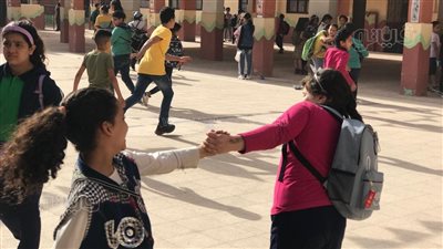 لعب ومرح طلاب رابعة ابتدائي في الجيزة قبل امتحان رابعة ابتدائي| فيديو 