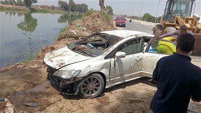 إصابة أسرة كاملة بينهم 3 أطفال في انقلاب سيارة بترعة الإسماعيلية