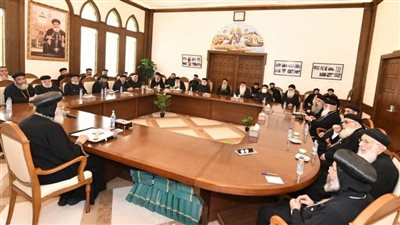 البابا تواضروس يبحث مع كهنة إيبارشية المحلة اختيار أسقف جديد