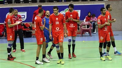 مصيلحي يعقد محاضرة لرجال طائرة الأهلي استعدادًا لمواجهة «فاب» الكاميروني