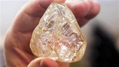 مواطن أمريكي يعثر على أكبر ماسة في حديقة أركنساس