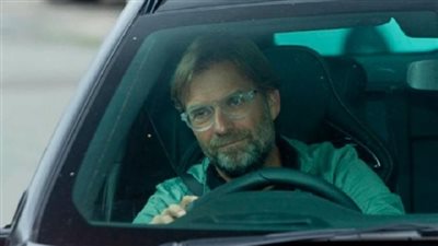 بسبب سيارة إنجليزية.. كلوب يتخلى عن منصبه كسفير