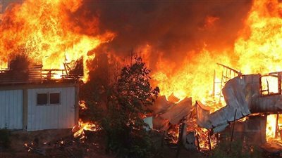 استدعاء صاحب مخزن نشب به حريق في منشأة القناطر