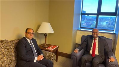سفير مصر في كندا يبحث التعاون مع وزير الإسكان والتنوع والشمول الكندي