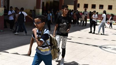 امتحان الدراسات للصف الأول الإعدادي بالدقهلية يثير الجدل.. ومسئول يرد 