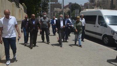 لتقاعسهم عن العمل.. محافظ الجيزة يحيل مسئولي غرفة التحكم والرصد الميداني للتحقيق