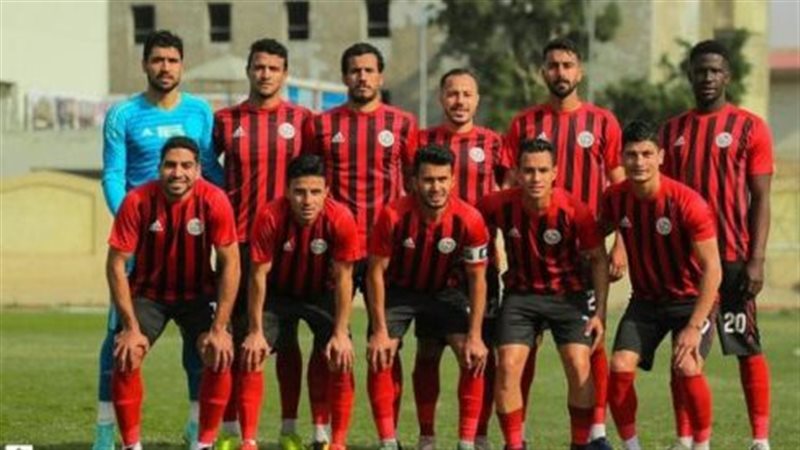 فريق الكرة بنادي