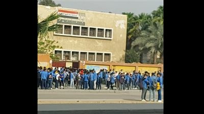 انطلاق امتحانات أولى ثانوي.. الطلاب يؤدون امتحان اللغة العربية بمدارس القاهرة | فيديو 