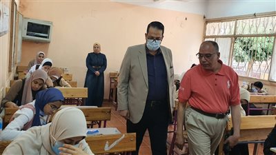وكيل تعليم الغربية يتفقد لجان امتحانات الصف الأول الثانوي 