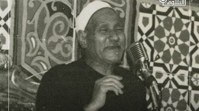 رحل وهو يقرأ القرآن.. ذكرى رحيل القارئ محمد سلامة | فيديو 