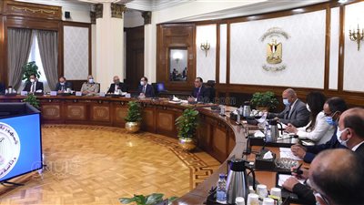 رئيس الوزراء يتابع الموقف التنفيذي لأعمال المرحلة الأولى من مبادرة 