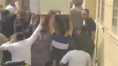 أهالي طناح بالدقهلية يشيعون جنازة الطفلة الغارقة في جمصة