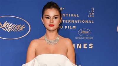 سيلينا جوميز تعتذر بعد اتهامها بالسخرية من زوجة جاستين بيبر