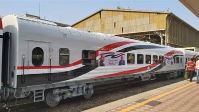 أمين شرطة يعيد حقيبة بداخلها 42 ألف جنيه لمواطن تركها داخل قطار 