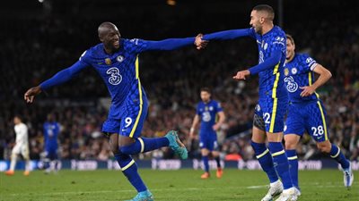 تشيلسي يسبق برشلونة وأرسنال في صفقة نجم ليدز