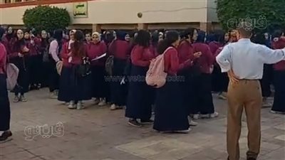 انطلاق امتحانات الصف الثاني الثانوي.. الطلاب يؤدون امتحان اللغة العربية بالجيزة | فيديو 