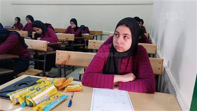 توزيع التغذية المدرسية على طالبات الصف الثاني الثانوي بالامتحانات | فيديو وصور