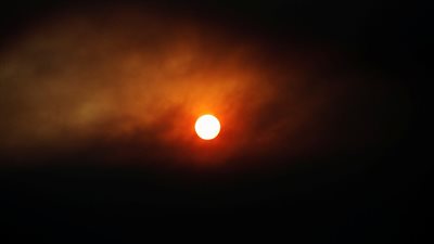 سماء نيومكسيكو تتلون بالبرتقالي