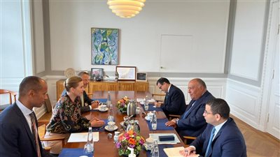 وزير الخارجية يعقد جلسة مباحثات مع رئيسة حكومة الدنمارك