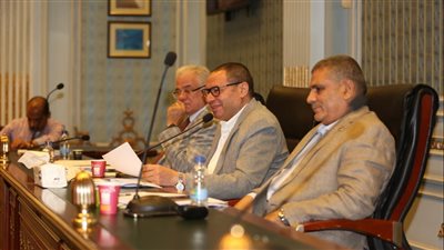 رئيس زراعة البرلمان يهاجم مسئولي الرى ويطالبهم بالاقتداء بالسيسى