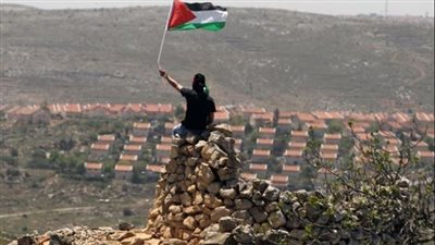 الاحتلال يبدأ حصار الضفة الغربية ويغلق كل المعابر 