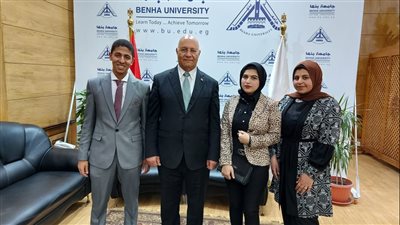 رئيس جامعة بنها يستقبل الطلاب الفائزين بمنح تدريبية بجامعة لويفيل الأمريكية
