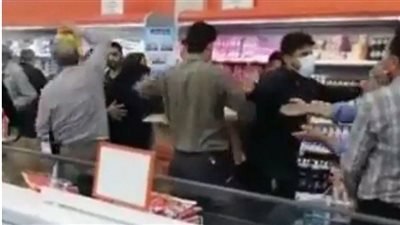 بعد نهب المحال.. انقطاع الإنترنت في 6 محافظات إيرانية عقب احتجاجات على رفع الأسعار