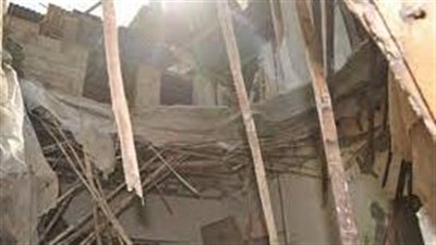 إصابة مواطن إثر سقوط سقف منزله ببنها