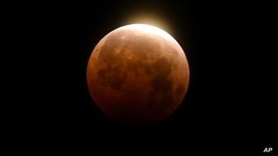  ظواهر فلكية نادرة تسطع في سماء يونيو، ظهور خاص لقمر الفراولة والاقتران الثلاثى، حدوث الانقلاب الصيفى، والزهرة في أقصى استطالة له