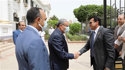 محافظ المنيا يستقبل وزير الشباب والرياضة