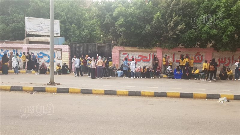 طالبات الشهادة الإعدادية