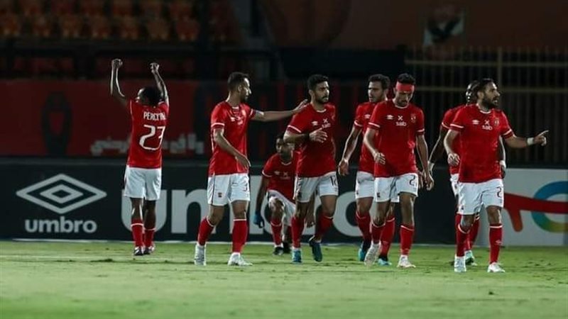 لاعبو الأهلي