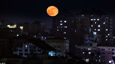 ظهور أول بدر عملاق في 2022| فيديو