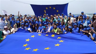 البيئة تشارك الاتحاد الأوروبي في حملة تنظيف شاطئ السرايا بالإسكندرية 