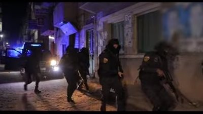  ضبط 378 عنصرا إجراميا و197 طن سلع غذائية فاسدة ومصرع مسجل خطر.. تحصيل 123 مليون جنيه وكشف غموض 91 حادث قتل وسرقة بالإكراهl صور