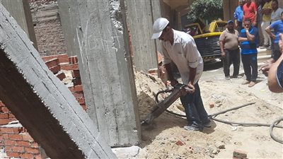 إزالة 5 حالات تعد بالبناء في الإسماعيلية| صور 