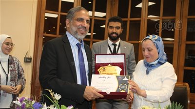 آداب عين شمس تنظم مهرجان يوم اللغة والثقافة الهندية