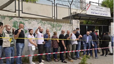 غرائب انتخابات لبنان.. انقطاع للكهرباء و