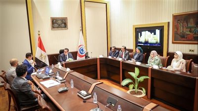 أبرزها المكورات الرئوية.. الصحة تبحث توطين تكنولوجيا تصنيع 8 لقاحات استراتيجية