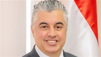 اقتصادية قناة السويس تبحث مشروعات الوقود الأخضر مع الشركات العالمية