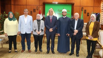 رئيس جامعة المنوفية يلتقي وفدا من المجلس القومى للمرأة