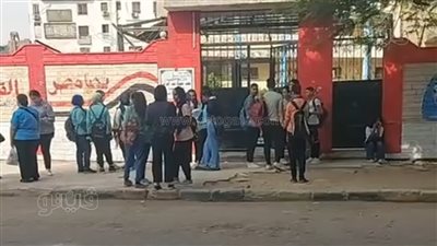 توافد طلاب الشهادة الإعدادية على لجان الجيزة لأداء امتحان العلوم | فيديو