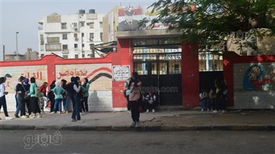  لعدم الانضباط.. إحالة رئيس لجنة بامتحانات الشهادة الإعدادية في قنا للتحقيق 