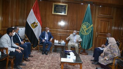 محافظ القليوبية يناقش إنشاء فروع جديدة لمكتبة مصر العامة 