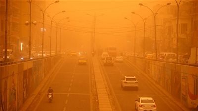 بسبب عاصفة ترابية.. العراق يغلق المطارات والمدارس