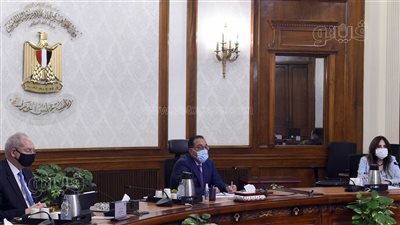 الحكومة: تحويل اقتصادية قناة السويس لمركز لوجستي عالمي لتموين السفن بالوقود الأخضر