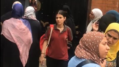 التاريخ متوسط واللغة الثانية سهلة.. آراء طلاب أولى ثانوي بعد أداء الامتحان بالجيزة | فيديو 