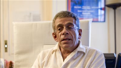 أول تعليق لـ يسري نصر الله بعد تكريمه من القاهرة السينمائي بجائزة الهرم الذهبي 